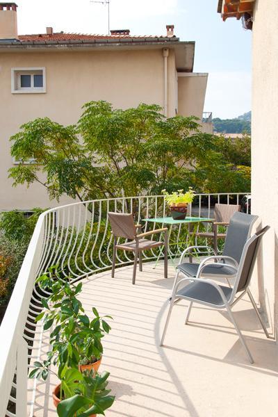 Appartement D Artiste Hyeres Exterior photo